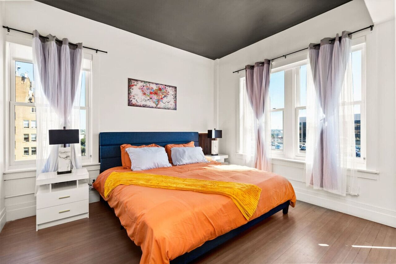 2 bedrooms, desk, iron/ironing board, WiFi