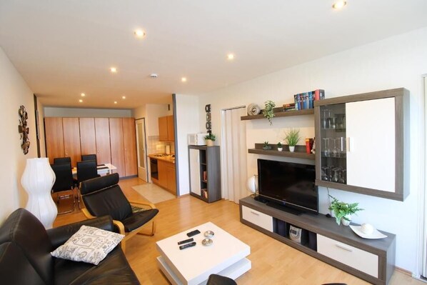 Family Condo, Balcony, Mountain View | Living area