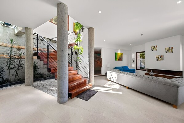 Interior - Deep connection and nature at Casa del Sol. (Bogotá)