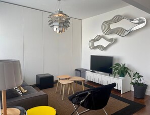 TV