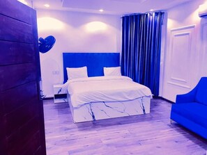 Luxury Double Room Single Use | Desk, laptop workspace - Hotel Diego & Suites (Lekki)