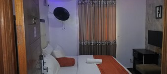 Hotel Diego & Suites