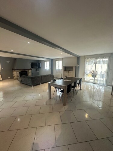 BEAUTIFUL COUNTRY HOUSE 