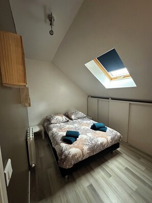 3 Schlafzimmer, Bügeleisen/Bügelbrett, Reisekinderbett, Bettwäsche