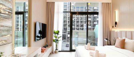 Iron/ironing board, internet, bed sheets