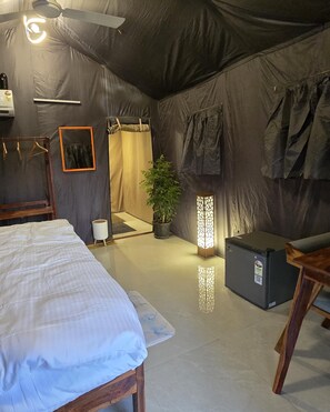 Kamar Mewah, pemandangan gunung | Meja kerja dan ruang kerja ramah laptop