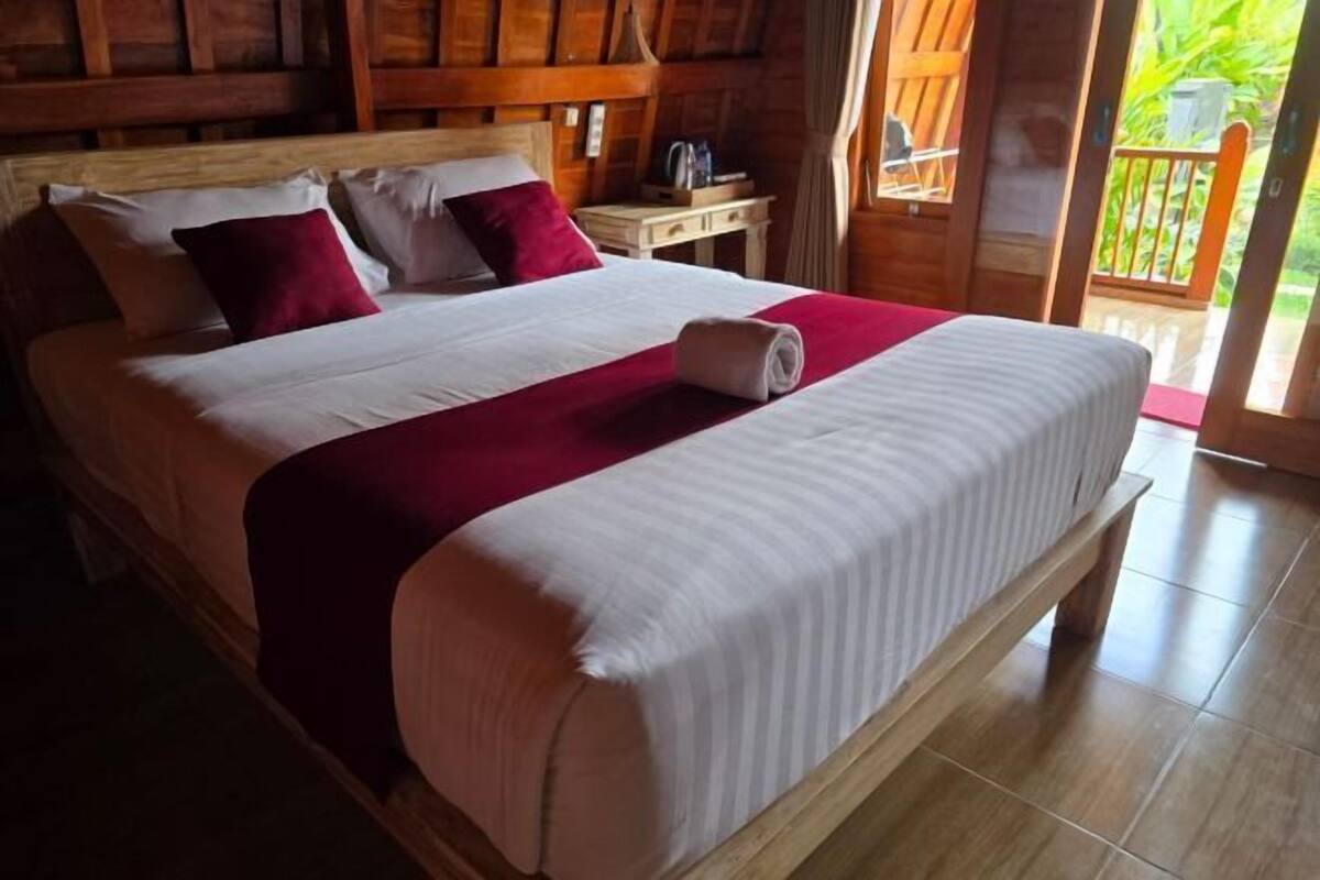 Soundproofing, WiFi (free), bed sheets