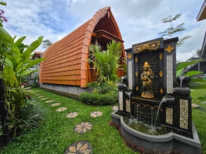 Luxury Double Room, 1 Double Bed, Garden View | Soundproofing, free WiFi, bed sheets - Green Pacing Lodge (Tembuku)
