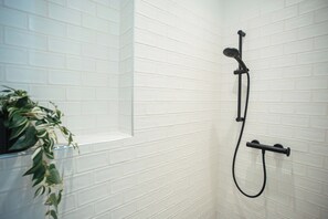 Hårtørrer, håndklæder, Sæbe, Shampoo
