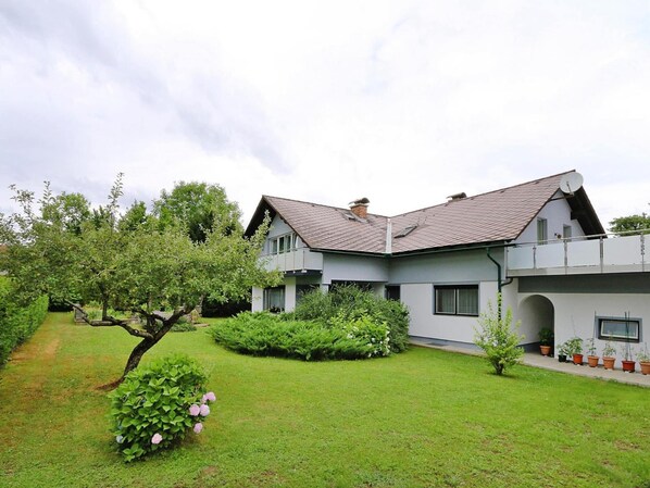 Comfort Apartment, 2 Bedrooms | Garden - Apartment in St. Kanzian am Klopeler See for Hikers (Sankt Kanzian am Klopeiner See)