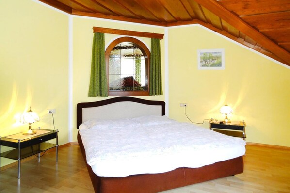 Căn hộ phong cách cổ điển, 3 phòng ngủ | 3 phòng ngủ, trang bị nội thất với thiết kế riêng biệt