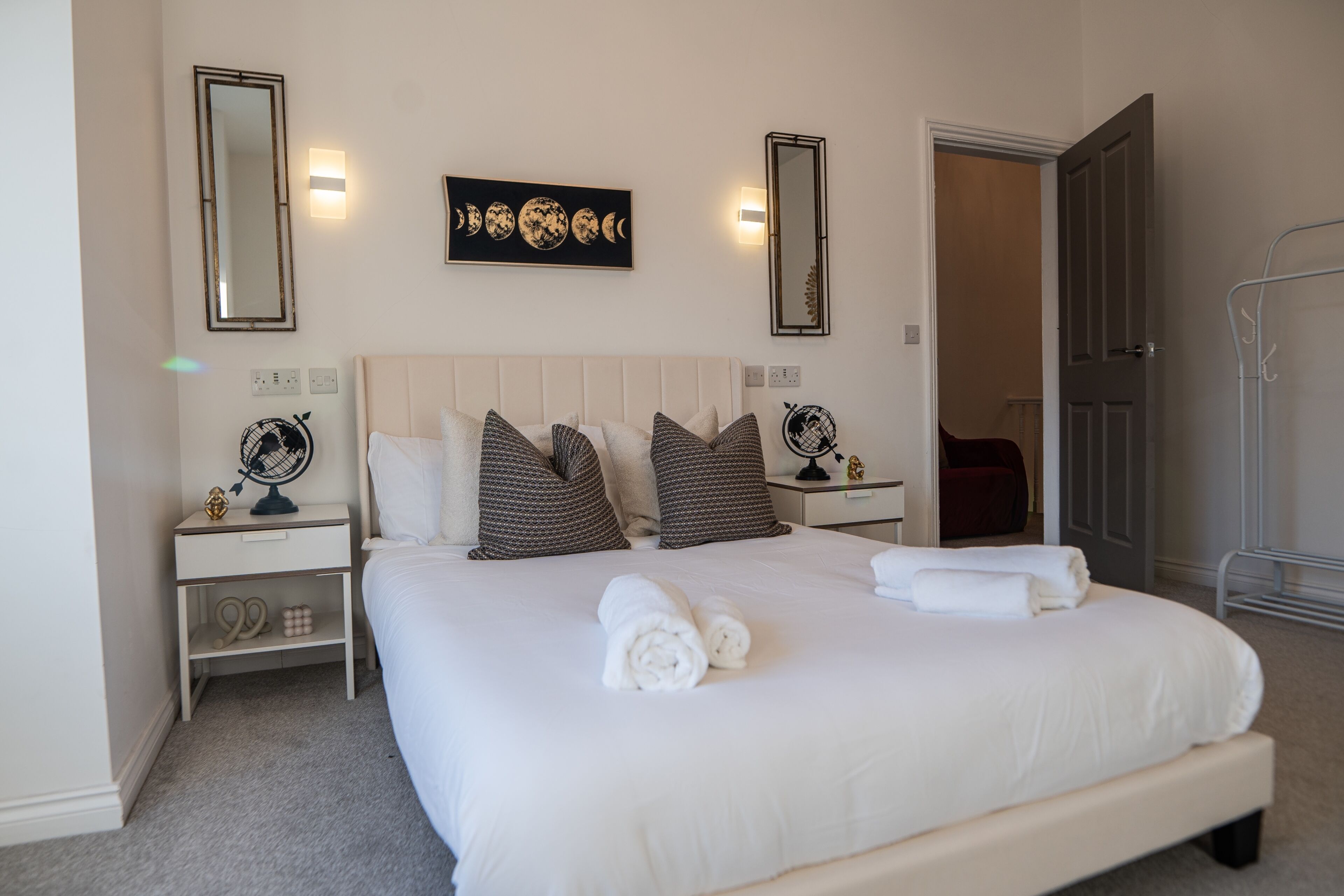 House | 4 bedrooms, iron/ironing board, free WiFi, bed sheets
