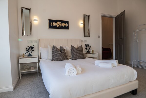 Casa | 4 quartos, ferros/tábuas de passar roupa, Wi-Fi de cortesia