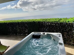 Bañera de hidromasaje exterior