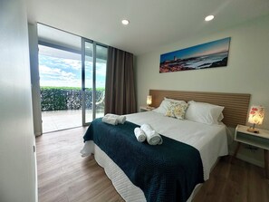 2 Schlafzimmer, Schreibtisch, Bügeleisen/Bügelbrett, Reisekinderbett