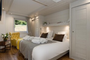 2 bedrooms, WiFi, bed sheets - Wifi, resort center, 2nd floor, sauna, hammam, balcony, fireplace or stove, parking, tv, 90m² (Les Gets)