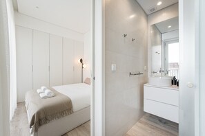 2 chambres, bureau, fer et planche à repasser, accès Internet