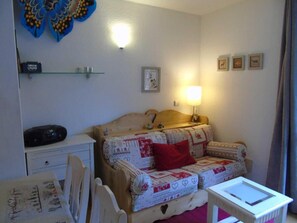 Living area - 150m from ski lifts, 2nd floor, balcony, tv, ski locker, 33m², Valfréjus (Valfréjus)