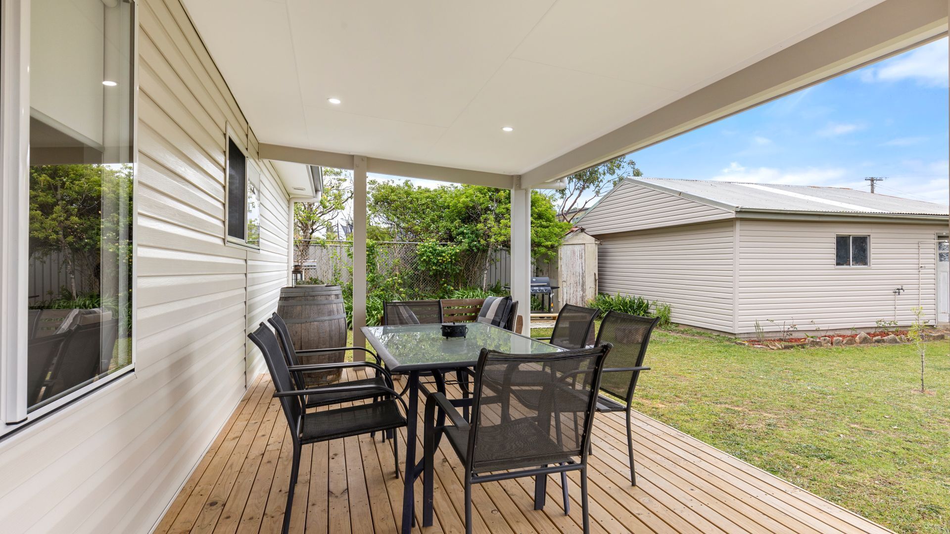 Outdoor dining