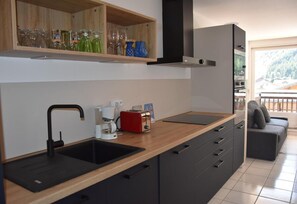 Micro-ondes, four, lave-vaisselle