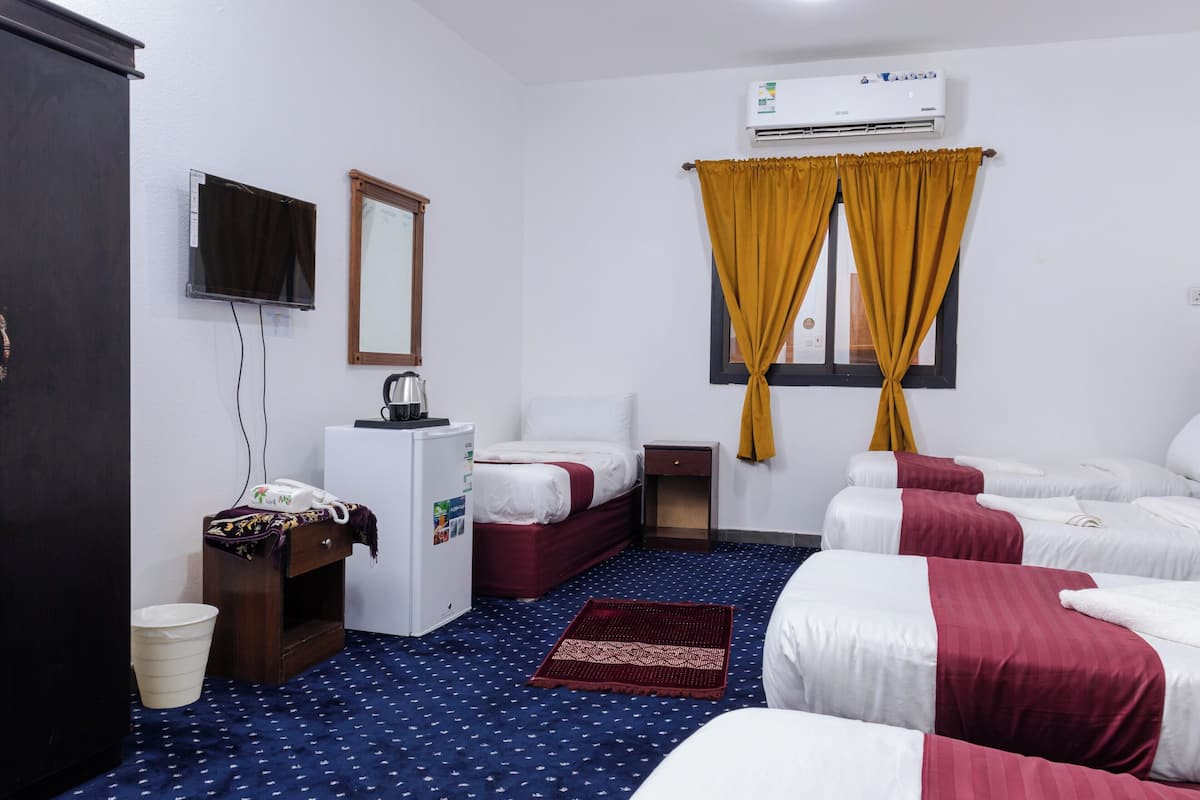 Family Room, City View | Free WiFi