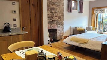 House | 1 bedroom, free WiFi, bed sheets
