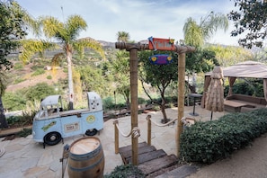 Property grounds - Spacious Getaway Near Downtown Santa Barbara (Santa Barbara)