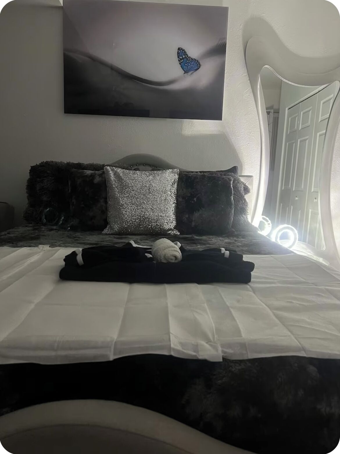 1 غرفة نوم ومكواة/لوح كي وواي فاي وملاءات أسرّة