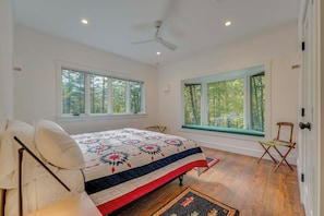 4 bedrooms, desk, iron/ironing board, Internet - Riverfront Hideaway in Keene: Walk to Town! (Keene)