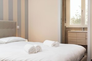 1 chambre, fer et planche à repasser, draps fournis