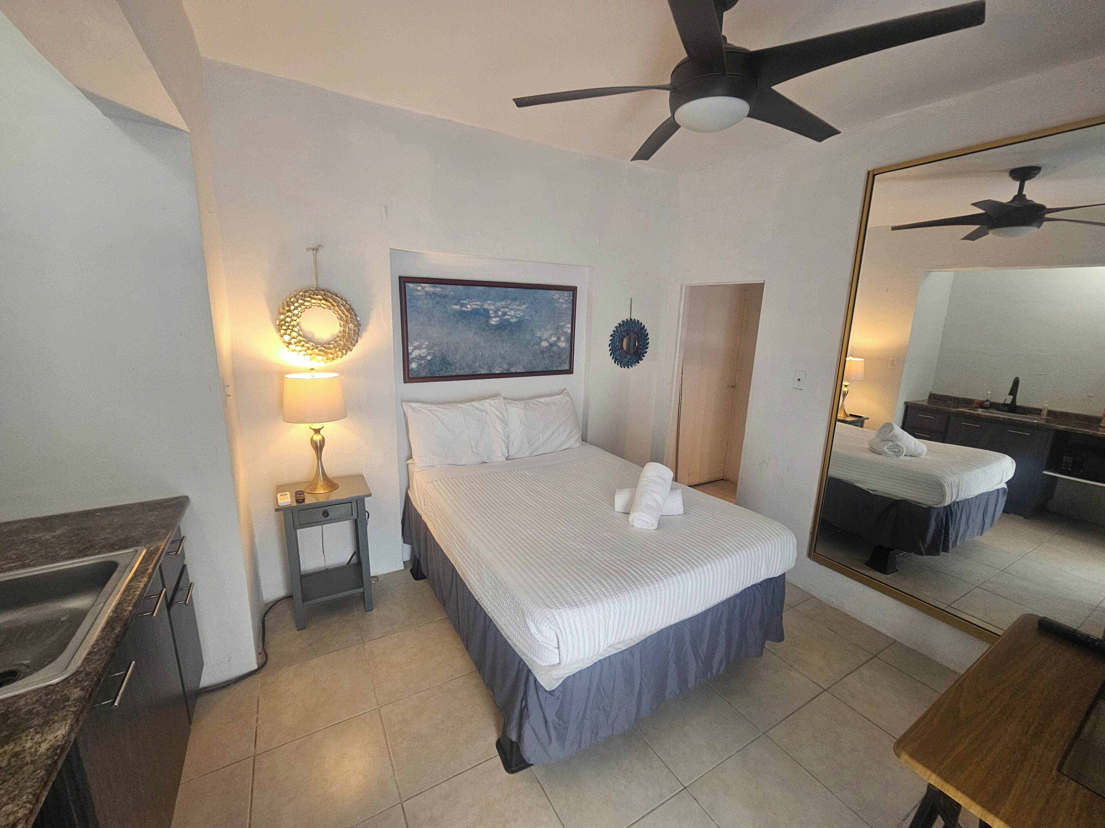 ベーシック ルーム | WiFi (無料)、ベッドシーツ