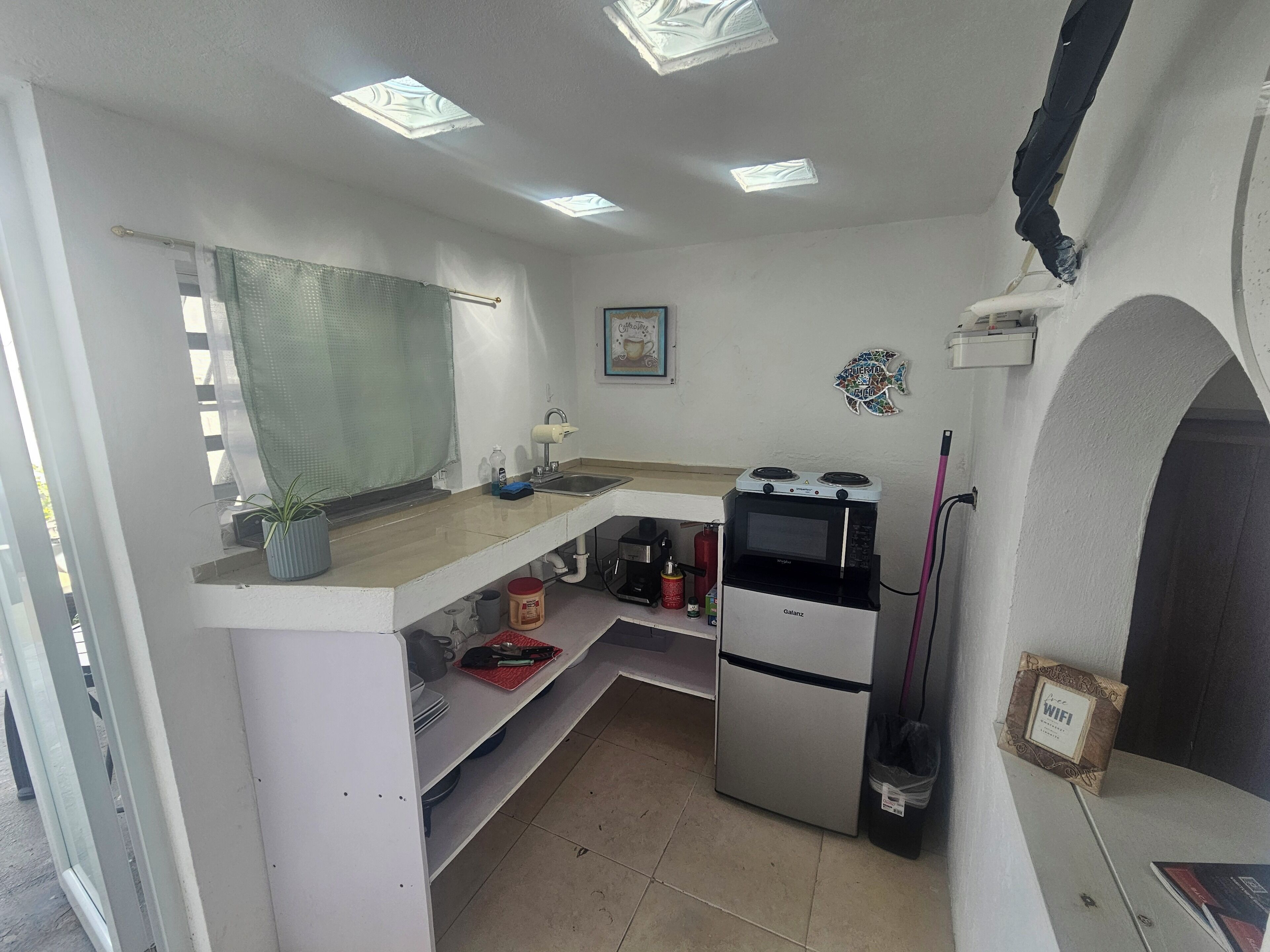 Quarto básico | Wi-Fi de cortesia, roupa de cama
