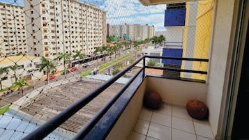 Apartamento família, sacada, vista para a cidade | Vista da sacada