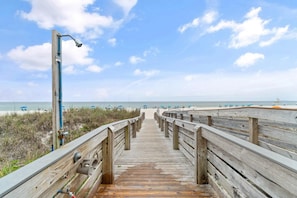 Apartment, Mehrere Betten (Enclave 404) | Strand | Am Strand