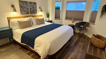 2 bedrooms, desk, iron/ironing board, travel crib