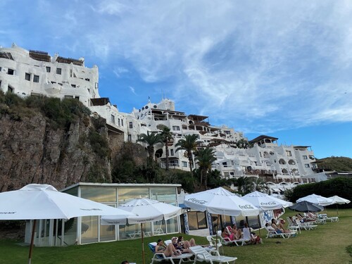 CASAPUEBLO! Beautiful 2-bedroom apartment in CasaPueblo. 
