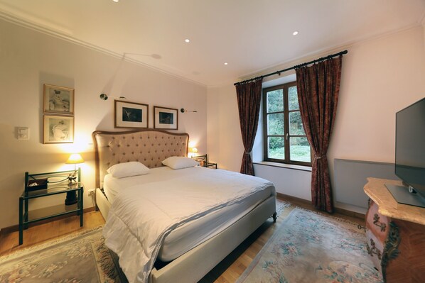 3 chambres, fer et planche à repasser, Wi-Fi gratuit