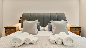 Kamar Double Comfort | Brankas, meja kerja, dan Wi-Fi gratis