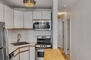 冷蔵庫、コーヒー / ティーメーカー