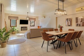 Dining - "Sokaki" villa, charming rustic 4 bedroom villa . (Rethymno)