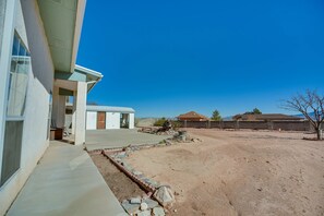 Property grounds - Enchanted Hills Home w/ Sandia Mountain Views! (Rio Rancho)