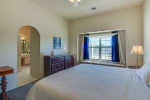 3 bedrooms, desk, iron/ironing board, free WiFi