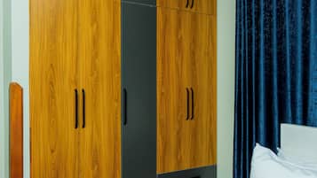 Economy-Apartment, Hügelblick