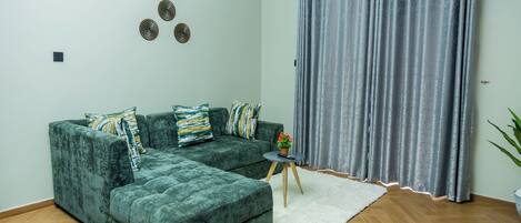 Appartement économique, vue sur la colline | Aire de séjour