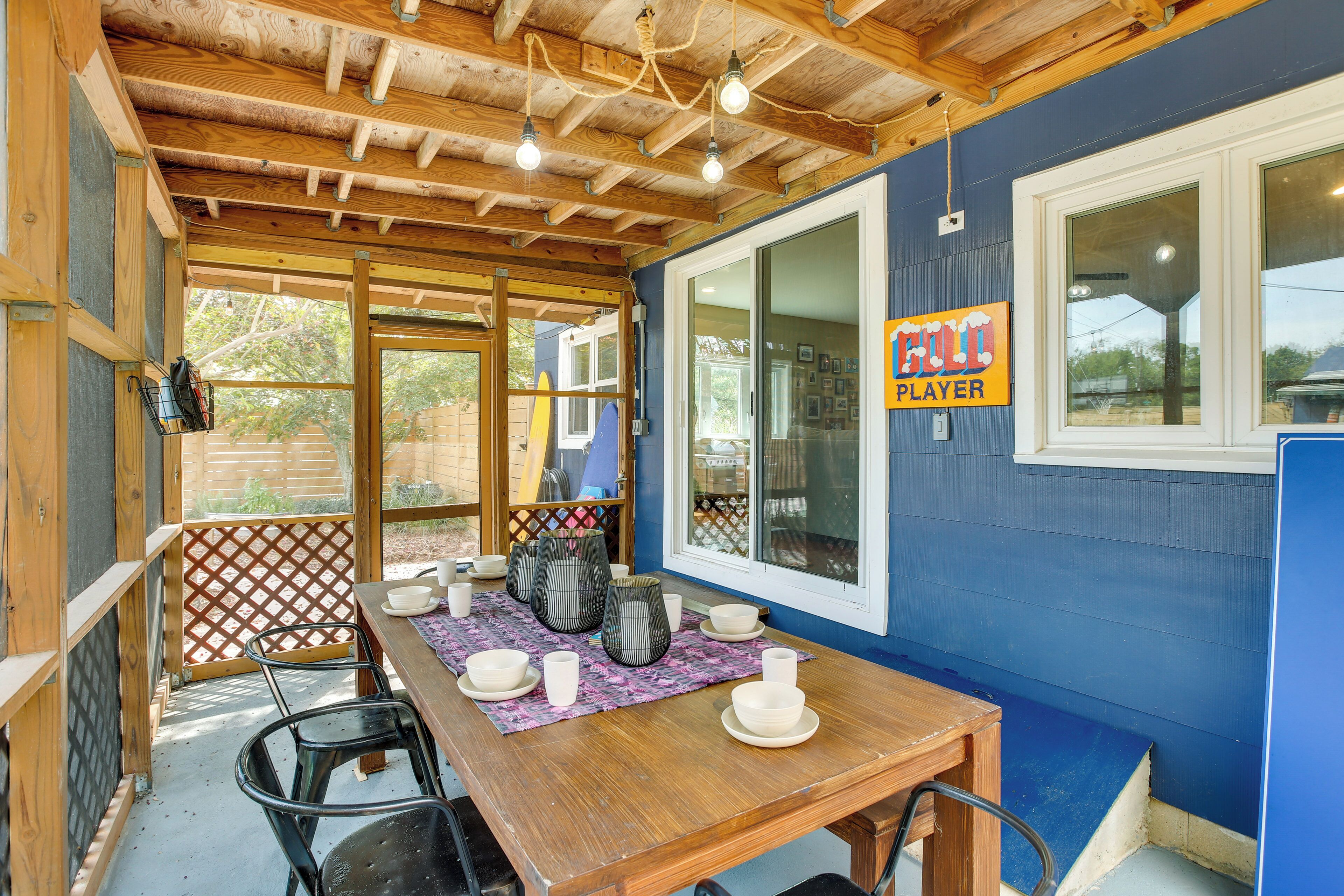 屋外ダイニングエリア