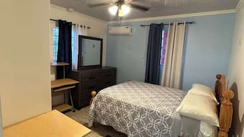 2 bedrooms, iron/ironing board, WiFi