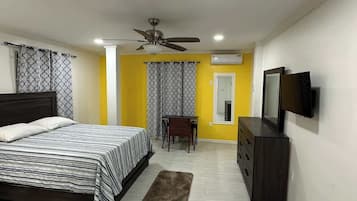 3 habitaciones, tabla de planchar con plancha, wifi y ropa de cama