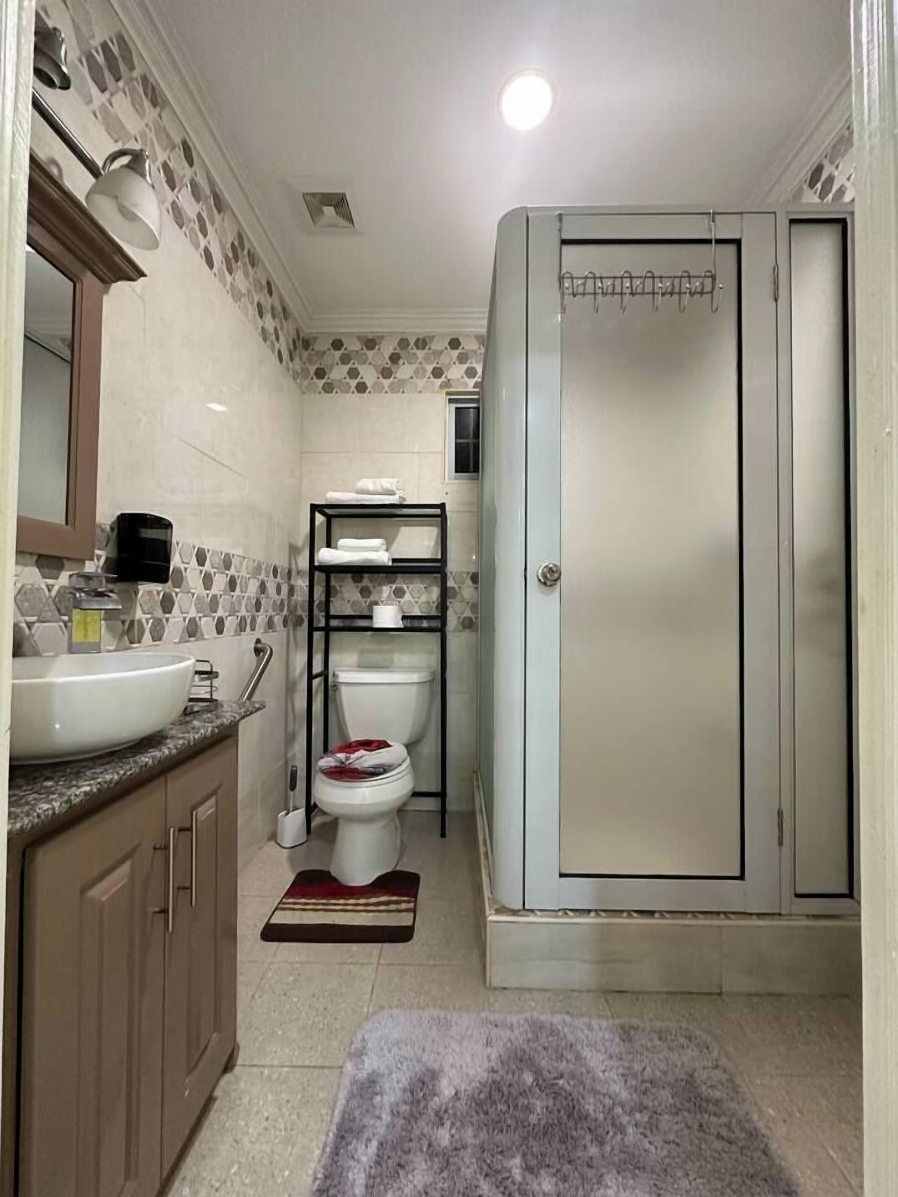 Douche, sèche-cheveux