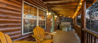 Romantic Log Cabin Escape Near Branson