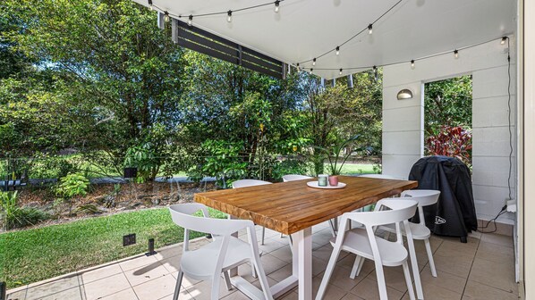 Outdoor dining